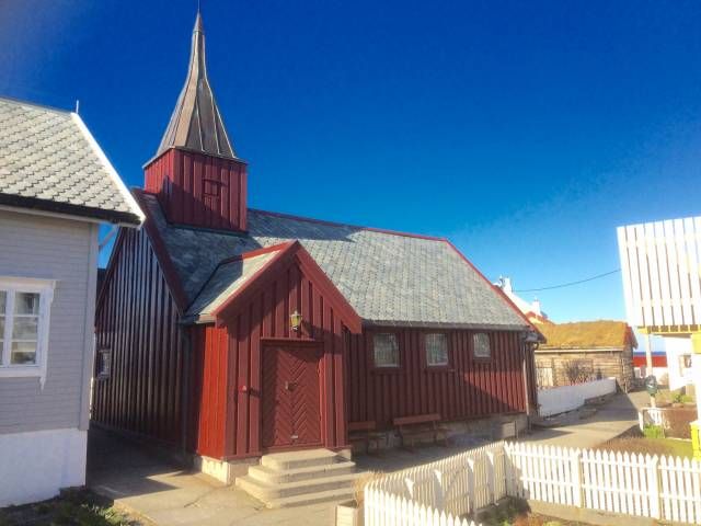 Liten rød kirke